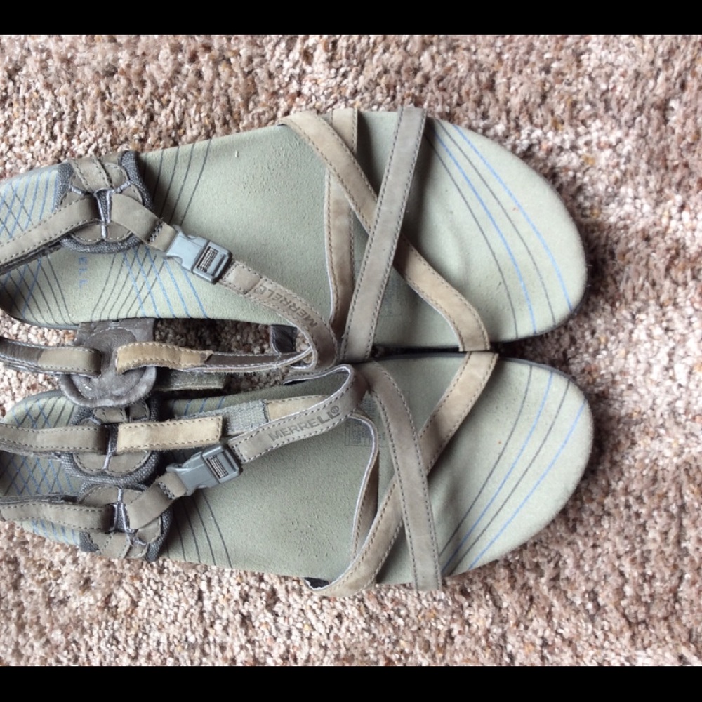 Merrill sandals